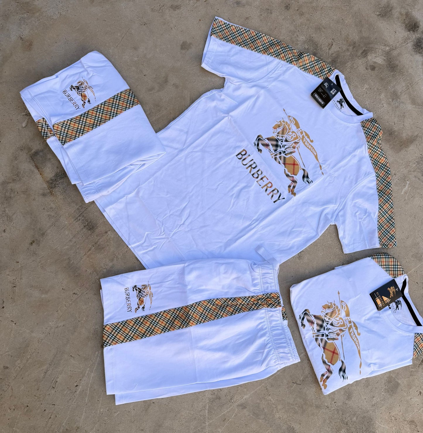 Conjunto corto burberry blanco logo tricolor