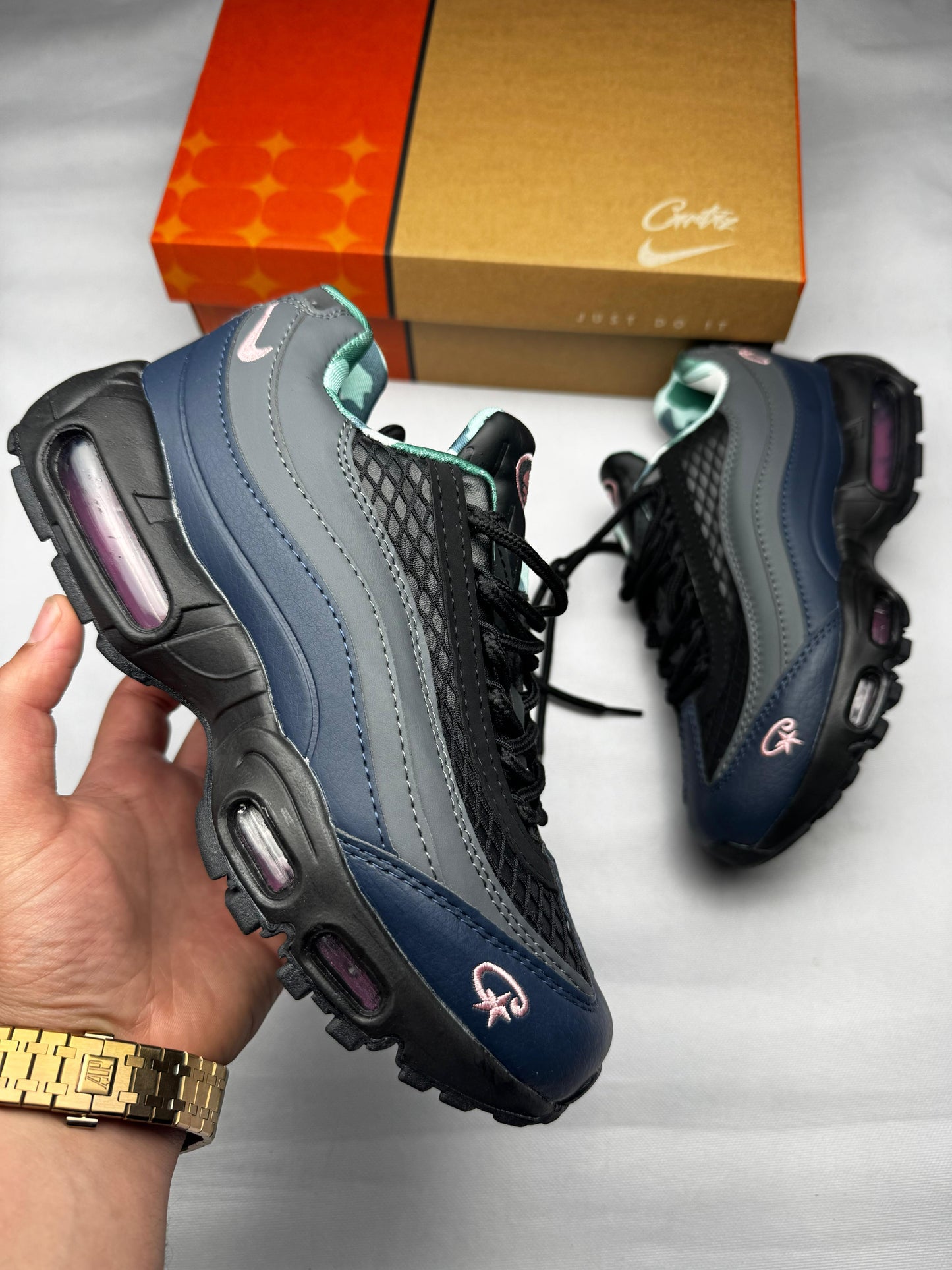 Air max 95 tricolor x Corteiz logo rosa