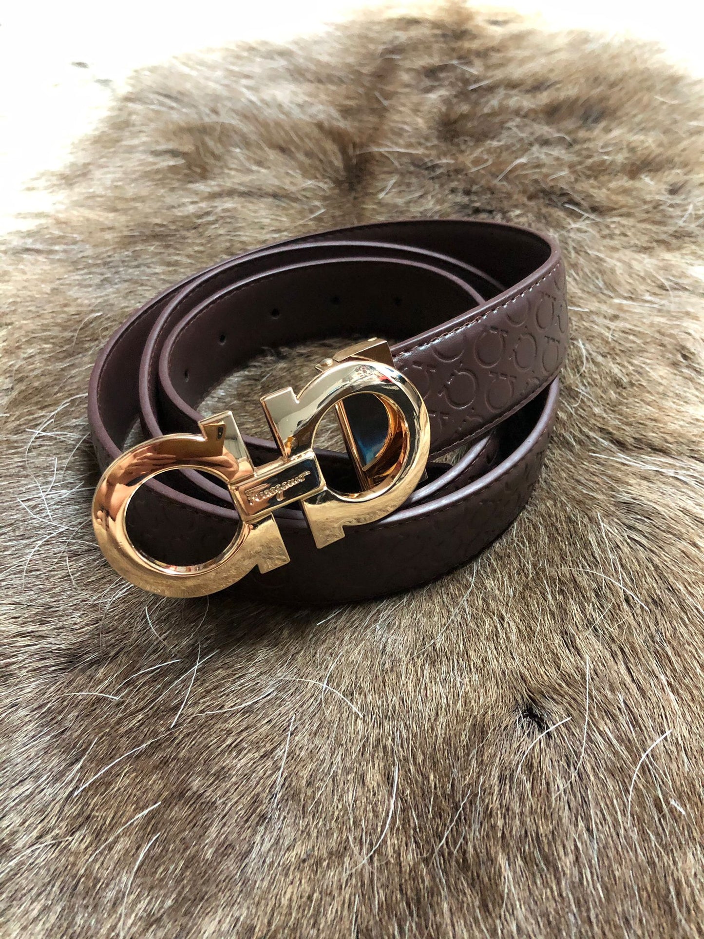 Cinturon FERRAGAMO marron logo dorado