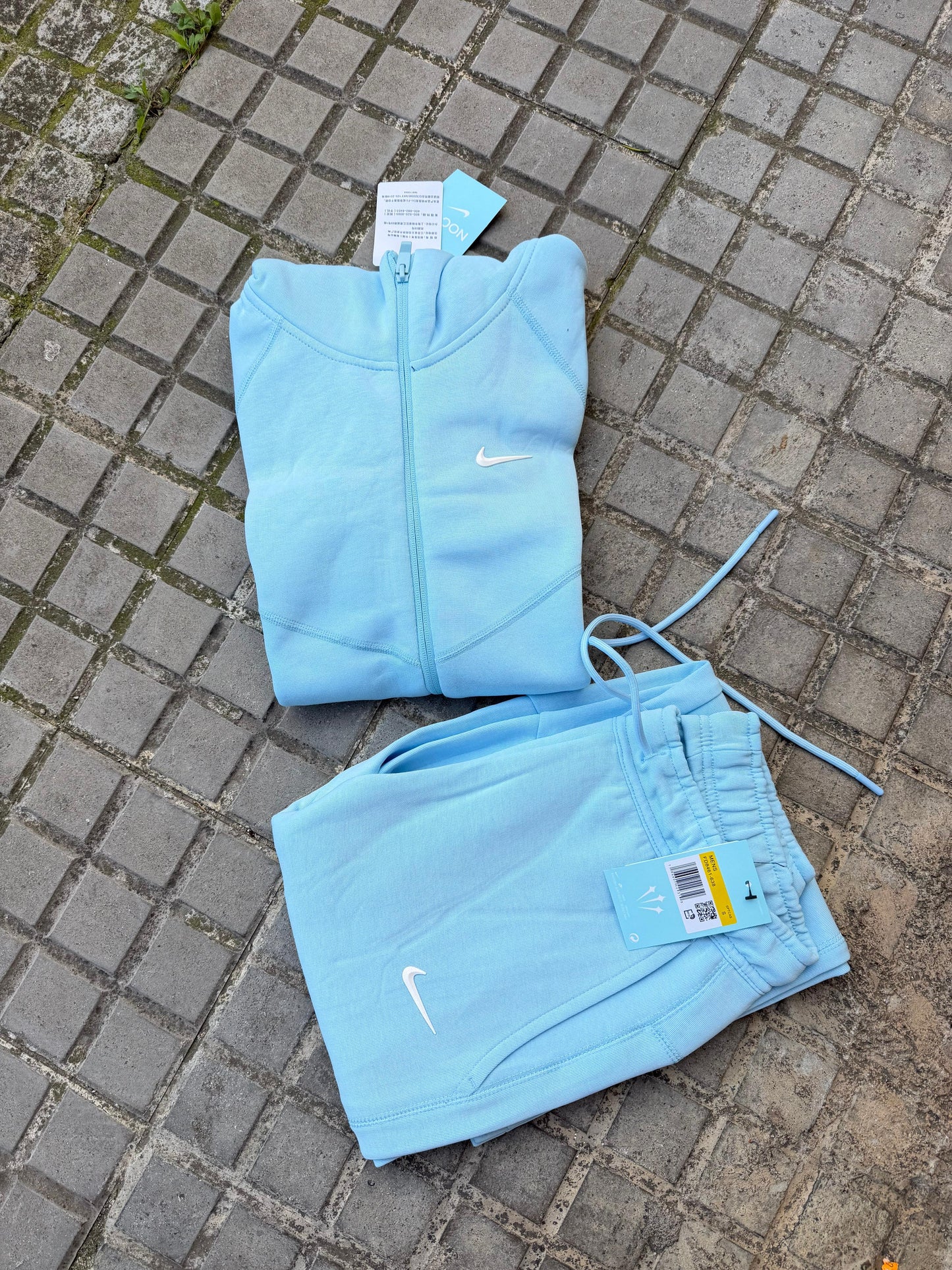 Nike tech azul claro logo blanco x NOCTA