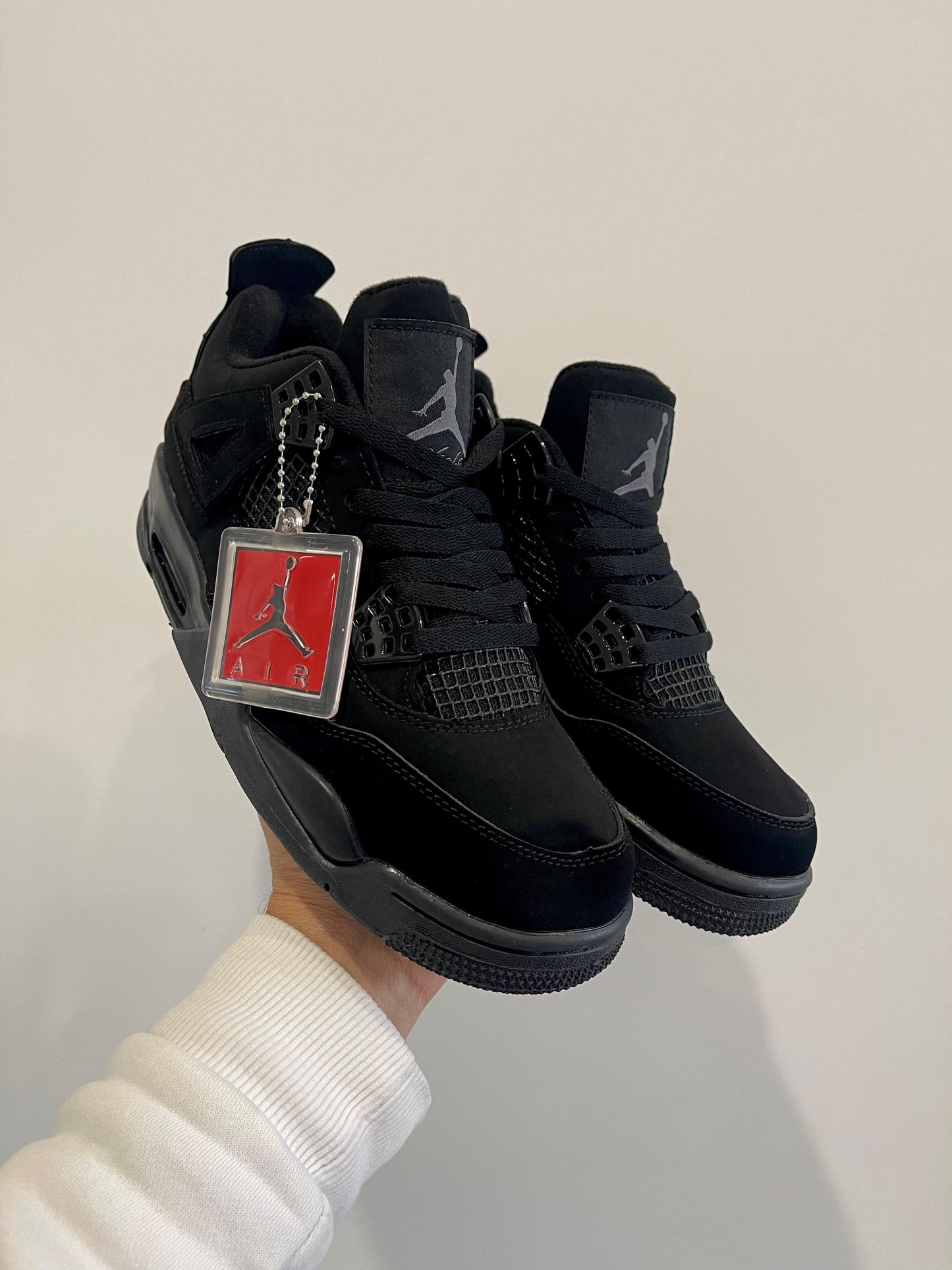 JORDAN 4 NEGRAS
