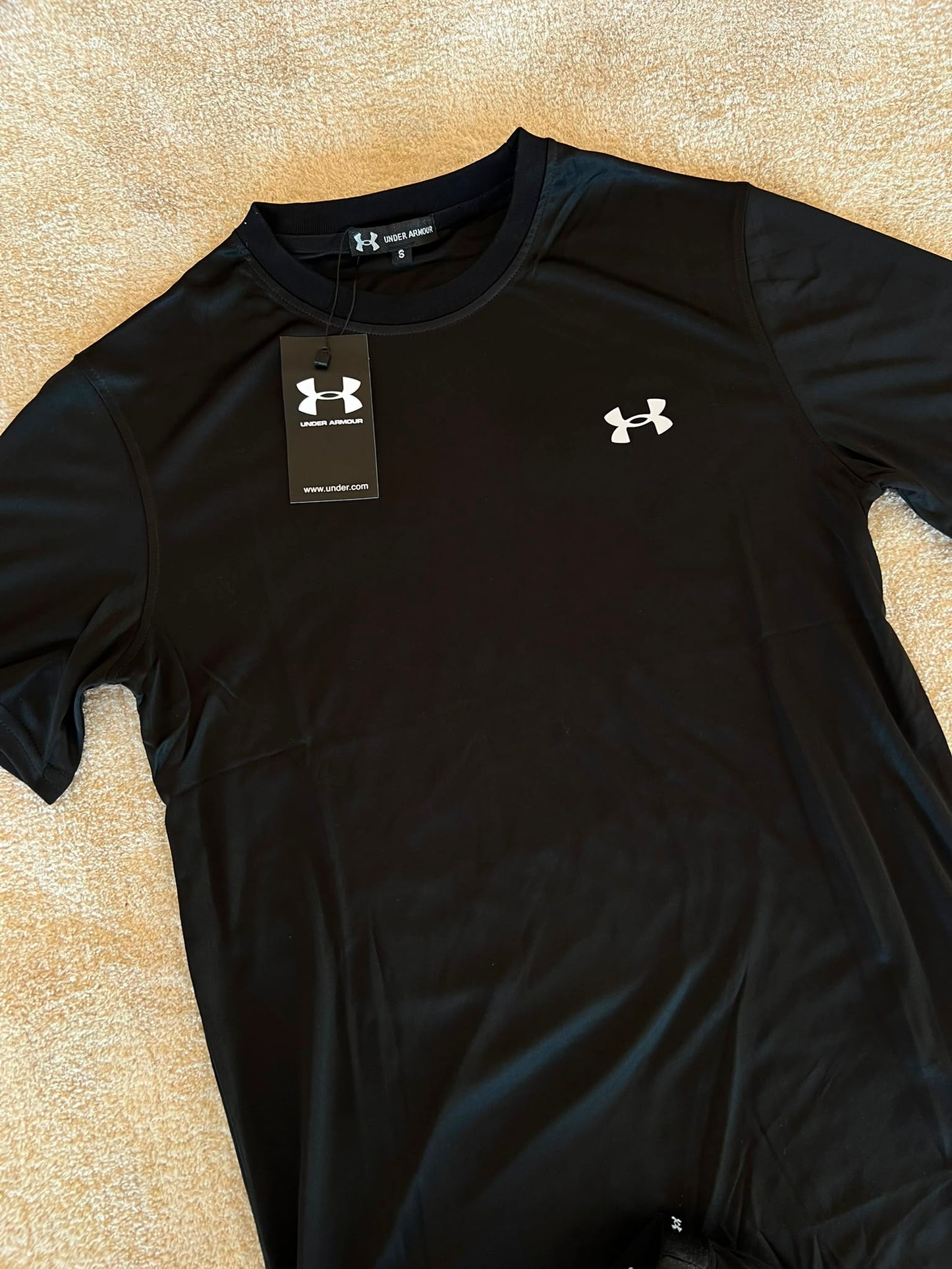 Conjunto corto under armour negro logo blanco