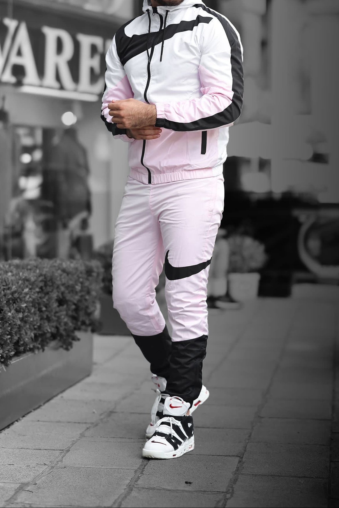 Cortavientos nike blanco rosa