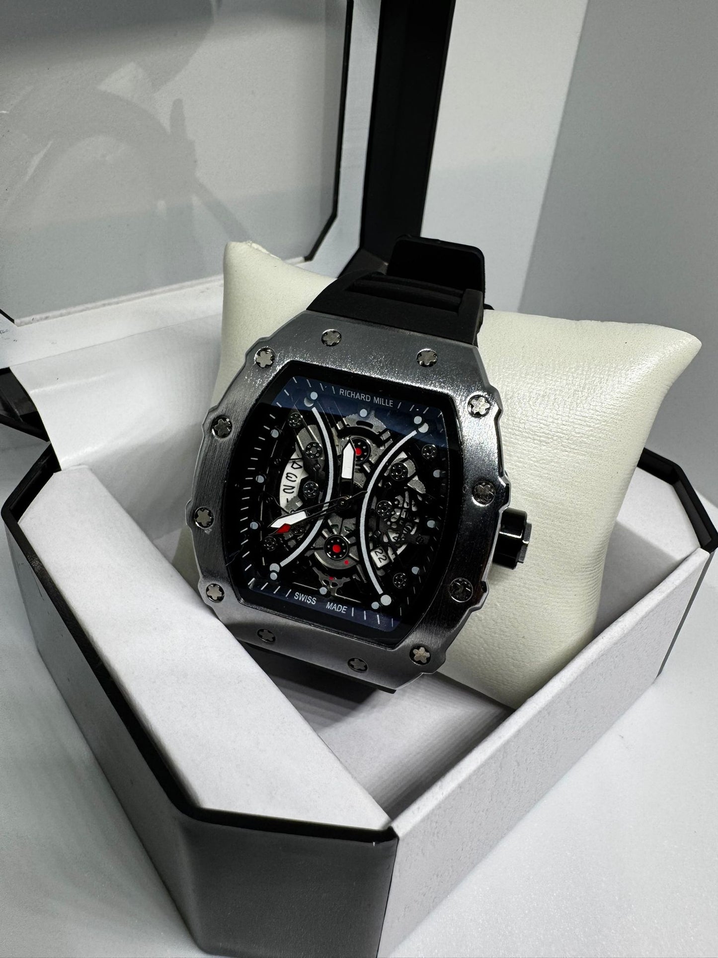 RELOJ RICHARD MILLE GRIS Y NEGROS