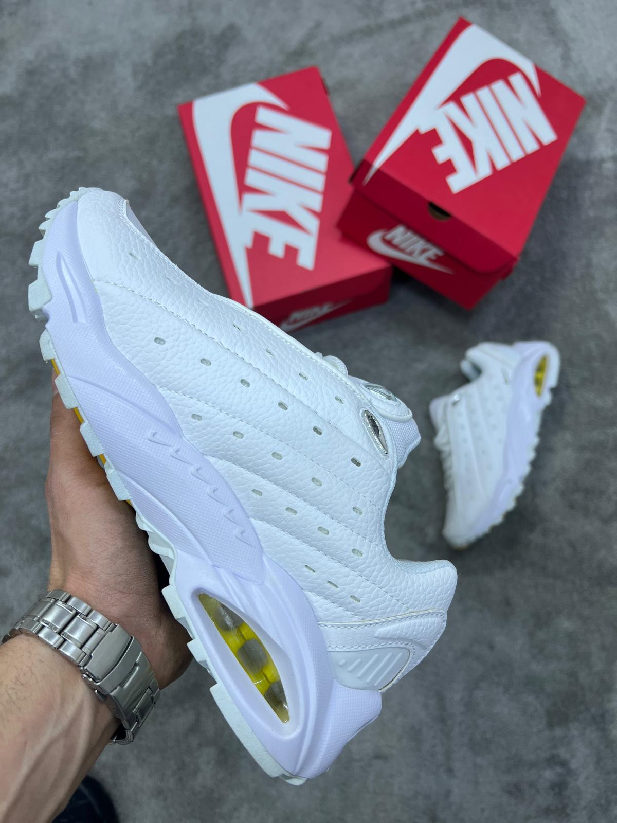 Nocta blanco logo plateado