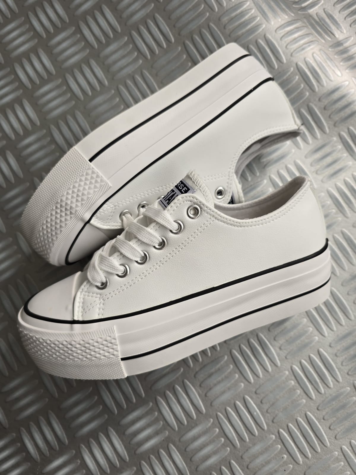 Converse blanca polipiel