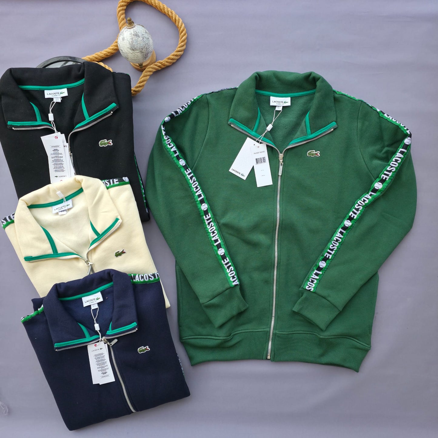 Chaqueta lacoste beige logo verde detalles verdes