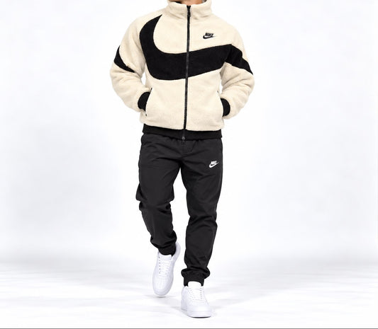 Chándal Nike crema logo negro grande