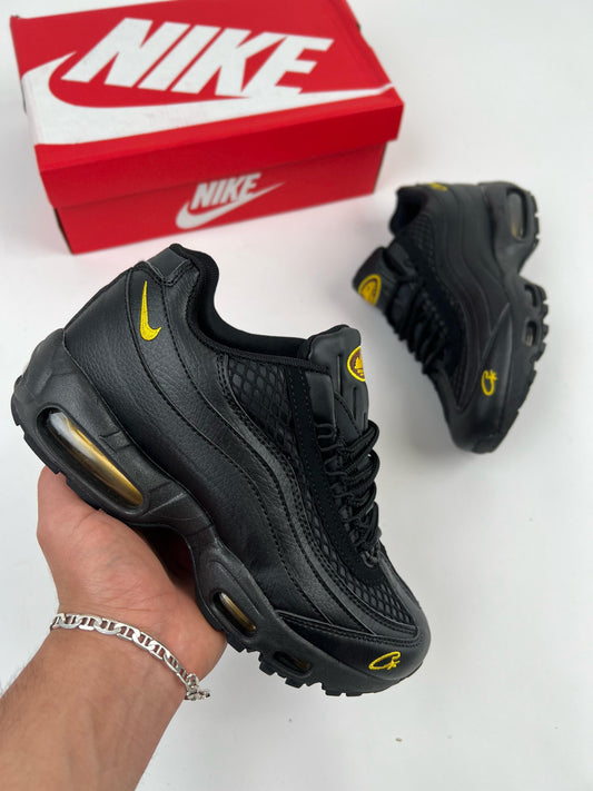 Air max 95 negras x Corteiz logo amarilla