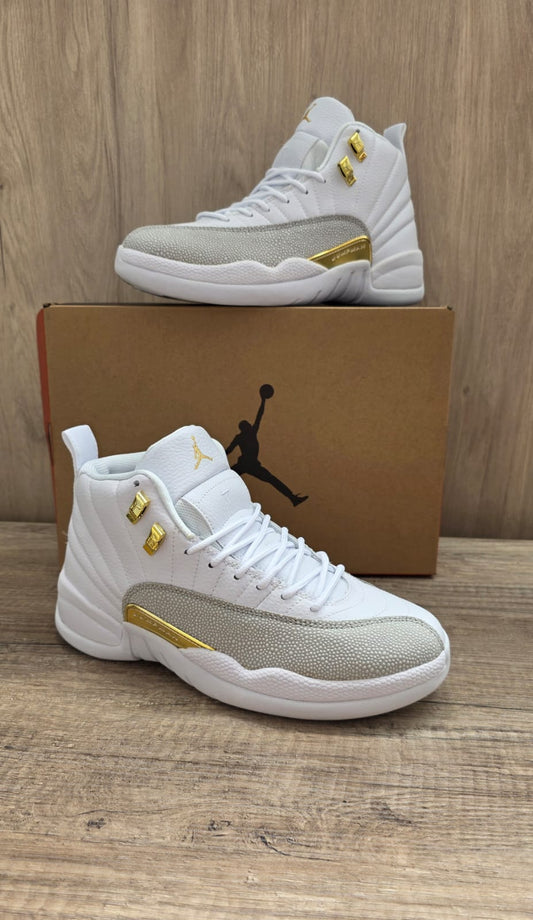 Jordan 12 blanca oro