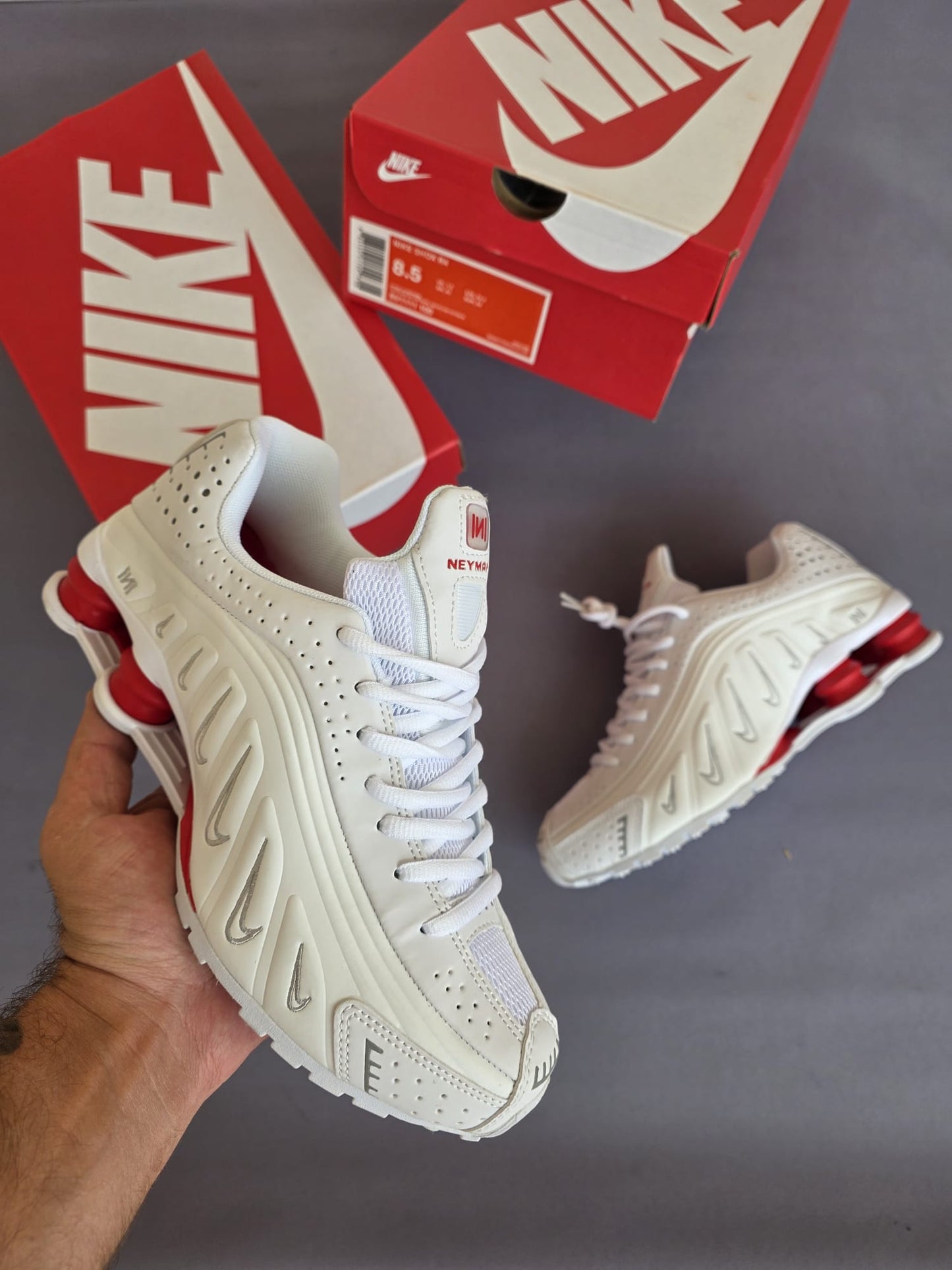 Shox r4 blancas logo rojo detalles grises