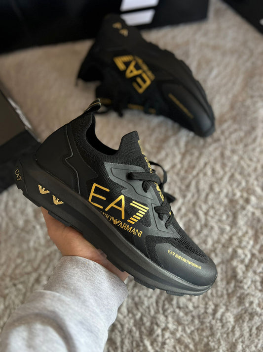 Armani negras logo dorado