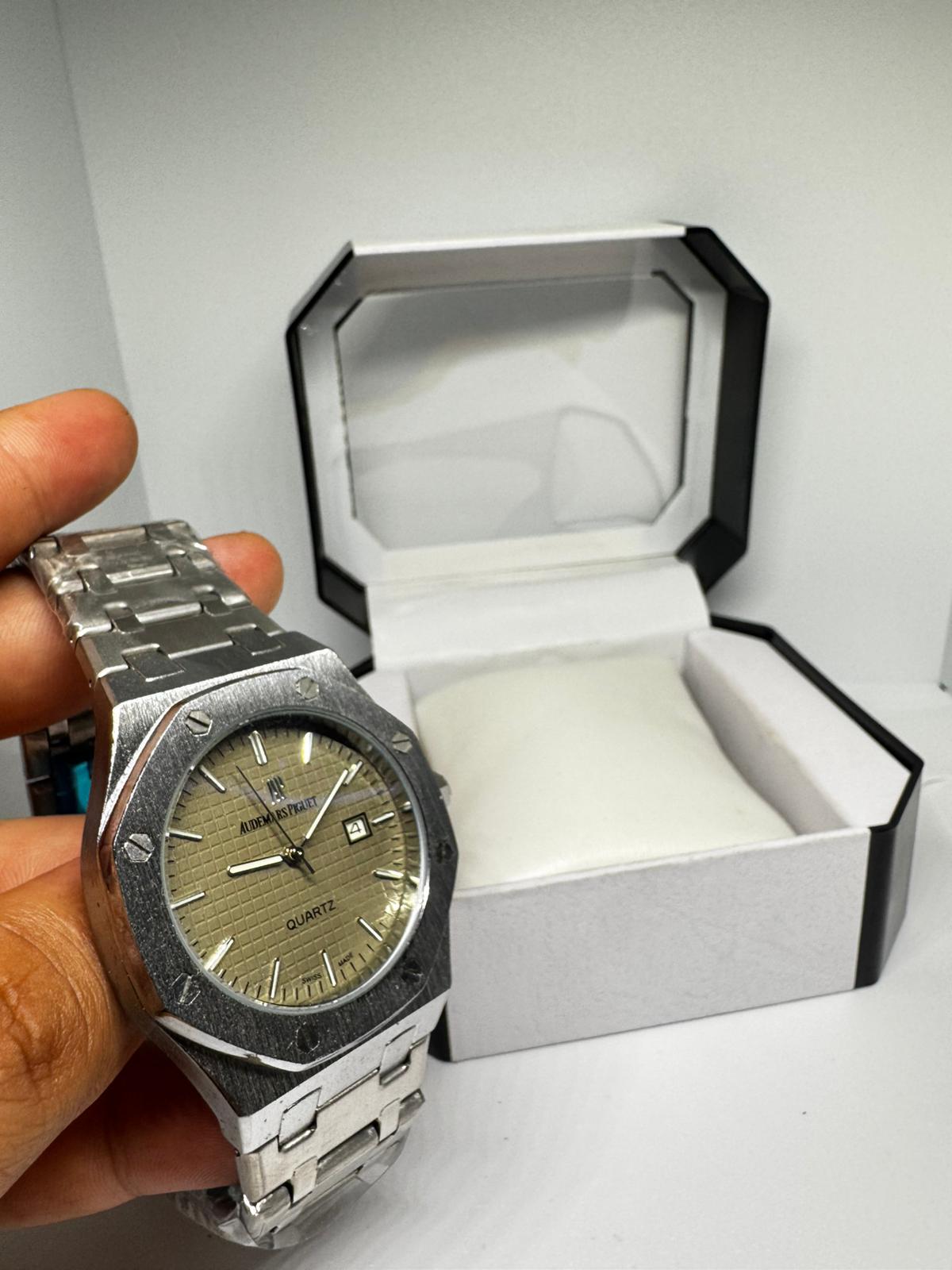 RELOJ ANDEMARS PIGUET MARRON CLARO Y PLATEADO