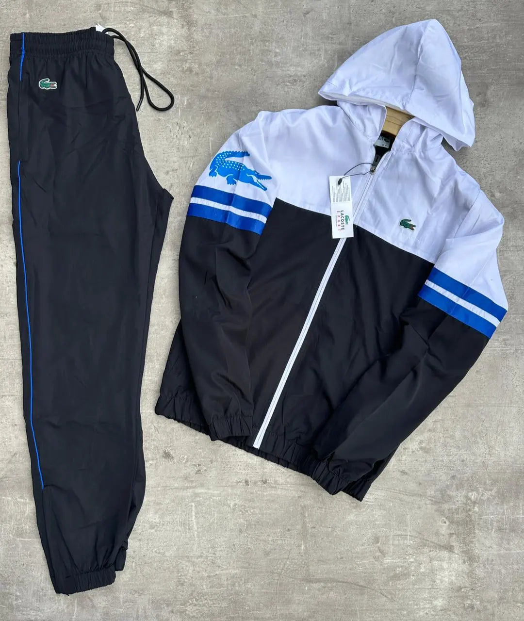 Chandal lacoste negro y blanco logo verde logo lateral