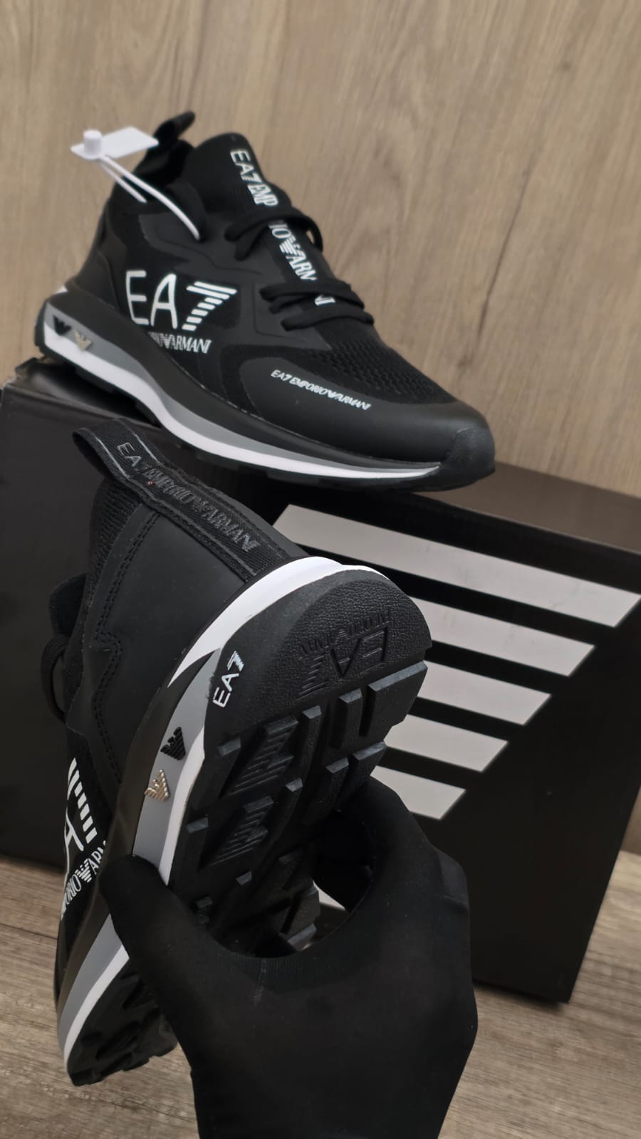 Emporio armani negra suela blanca