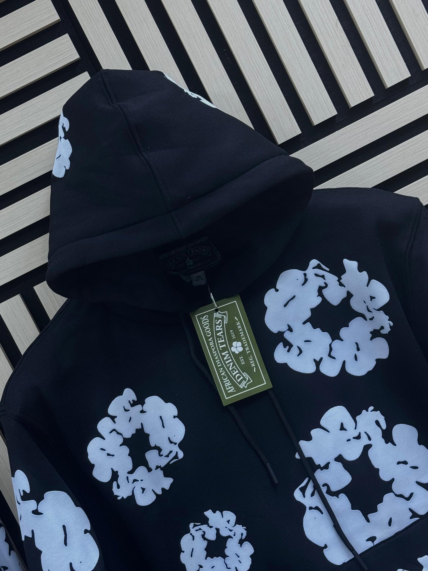 Chandal denim tears negro logos blancos
