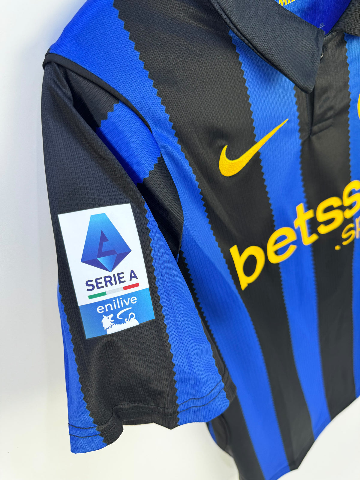 Equipacion Inter azul y negra