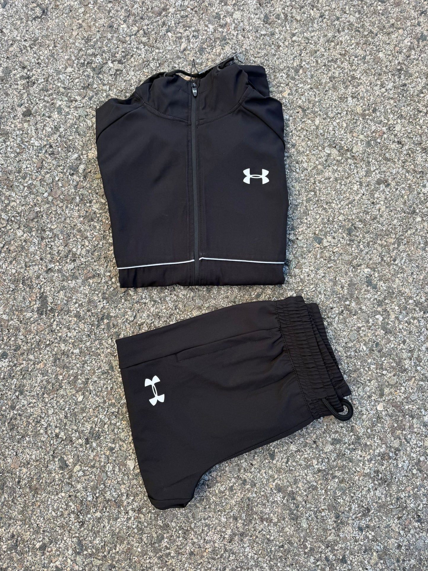 Chandal Under Armour negro logo blanco