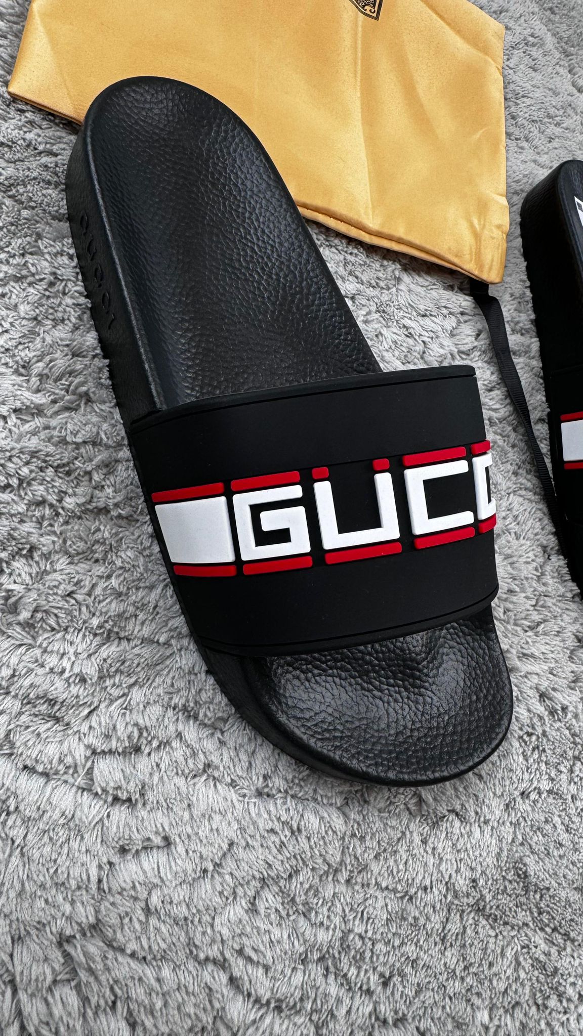 Chanclas gucci negras