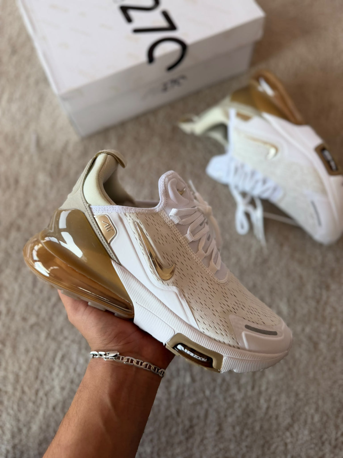 Air max 270 blancas logo dorado