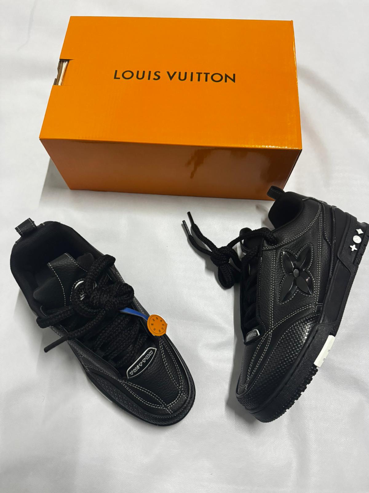 LV skate NEGRAS logo negro