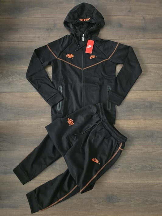 Chandal central cee negro