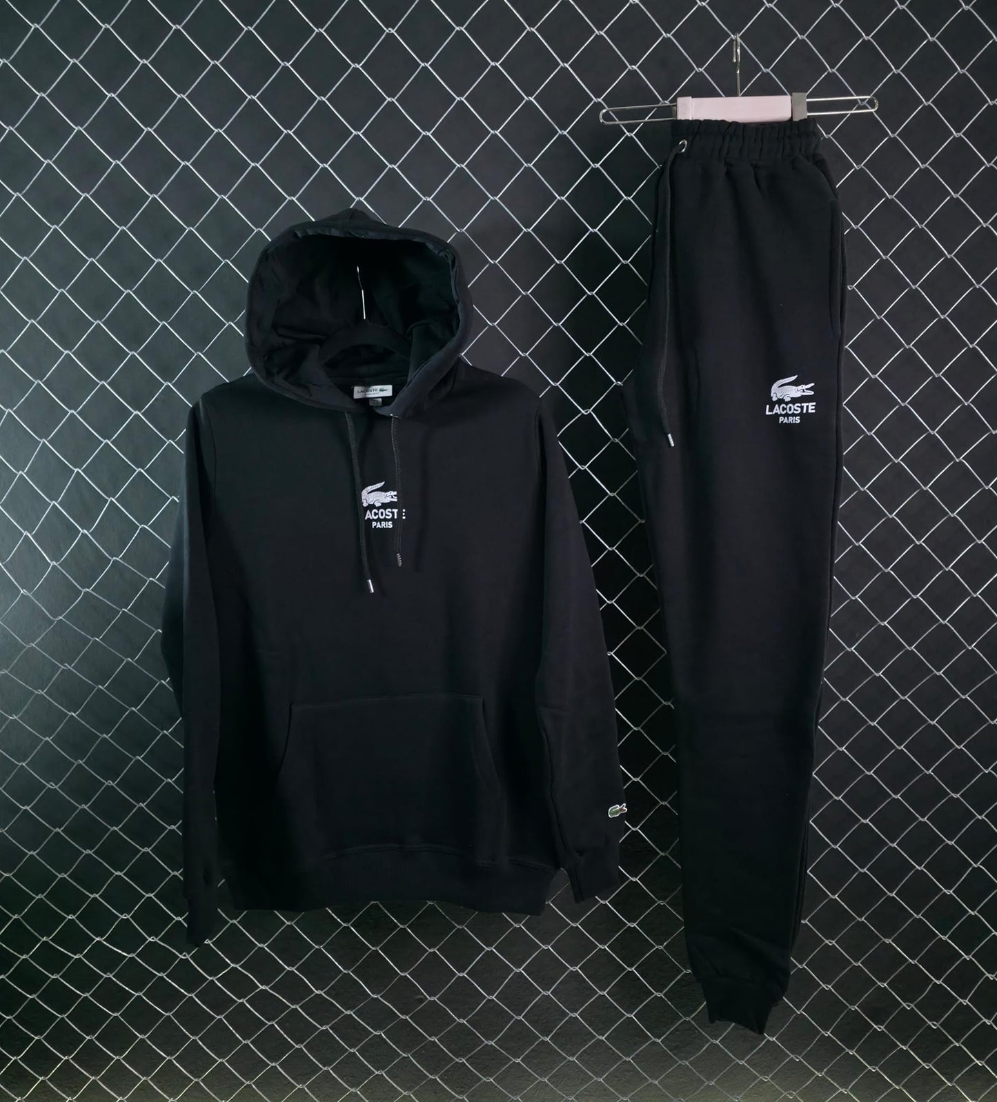 Chandal lacoste negro logo blanco con capucha