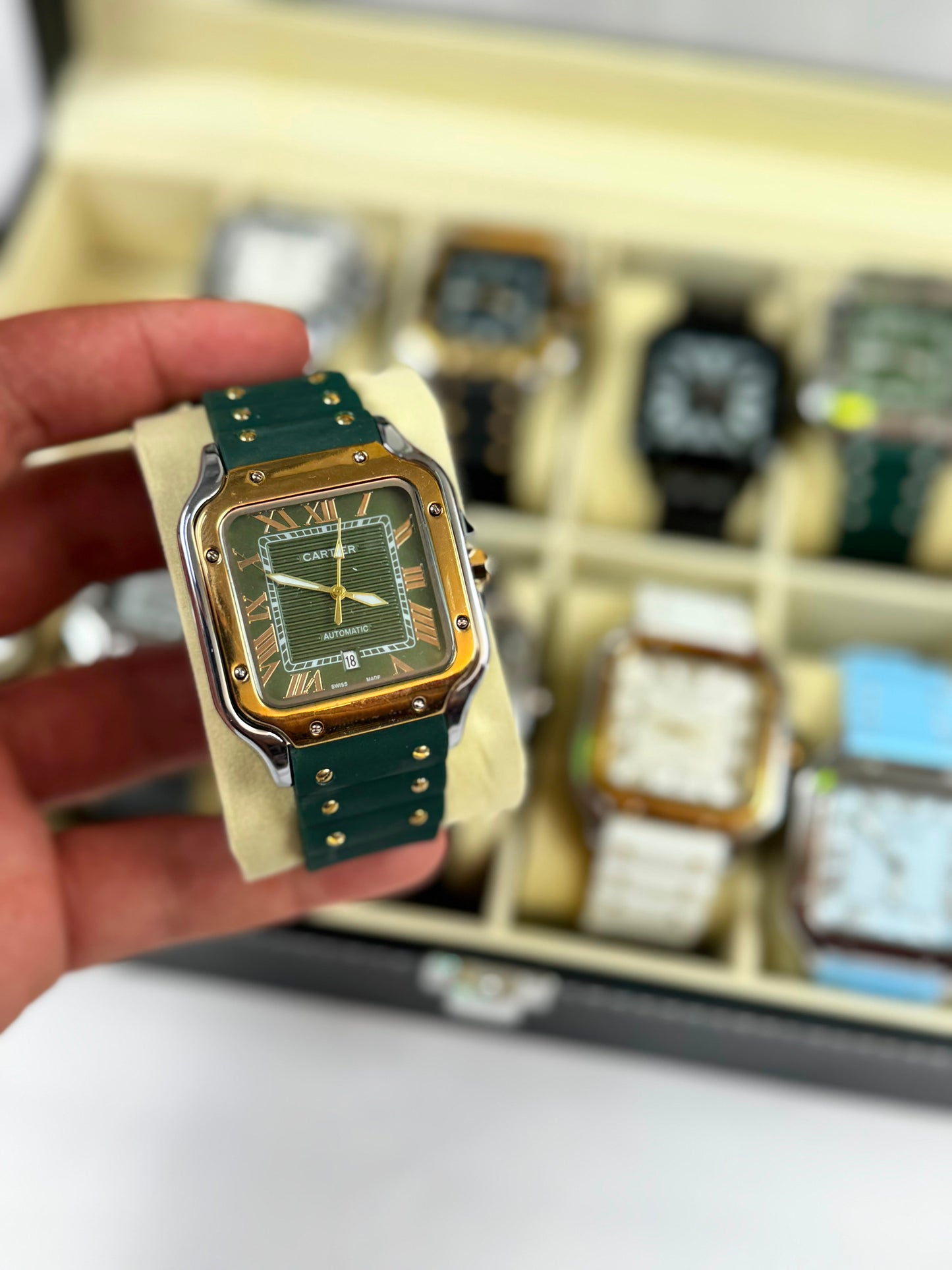 RELOJ CARTIER VERDE Y DORADO