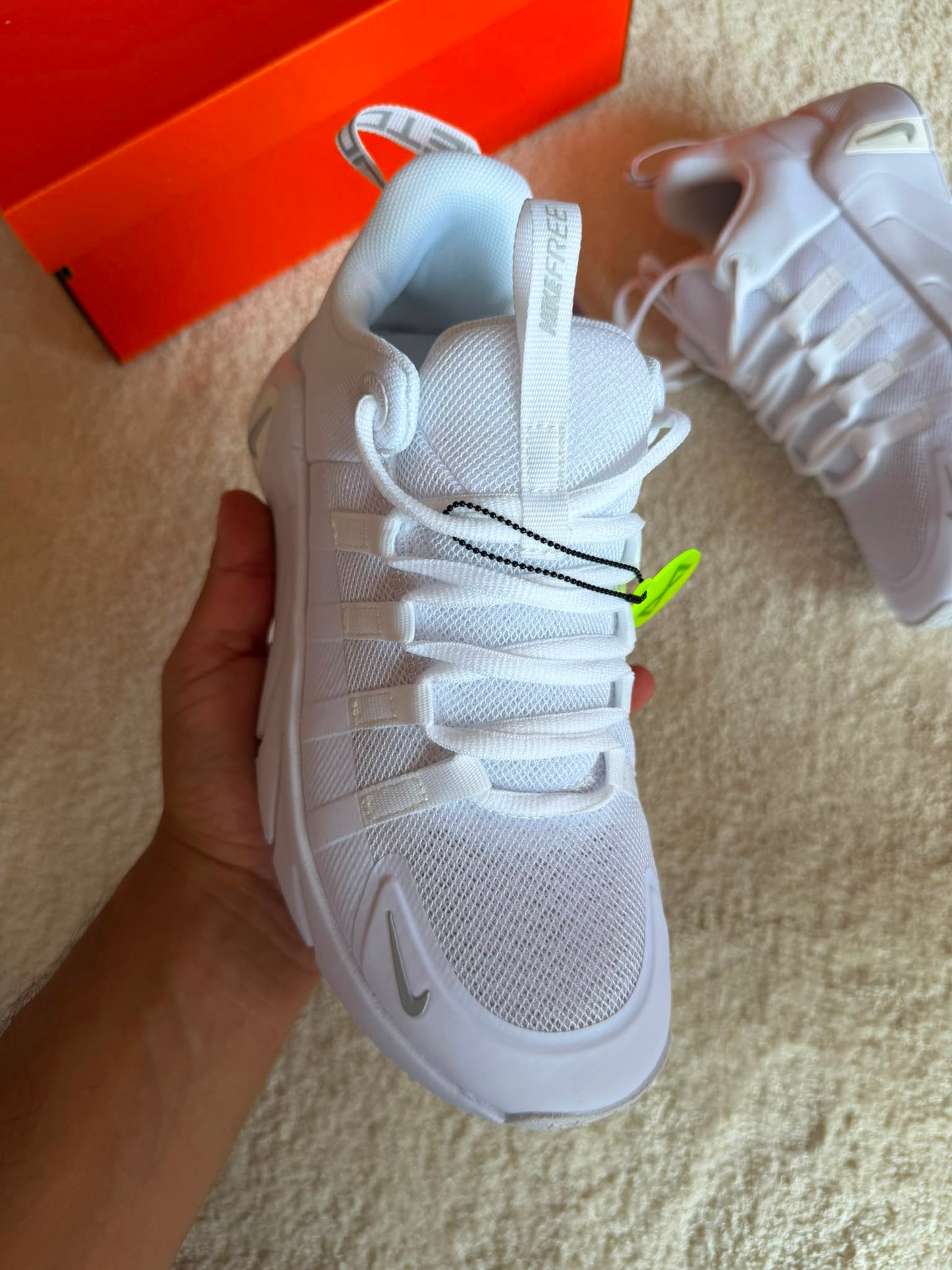Nike Free Metcon 7 blanco logo gris