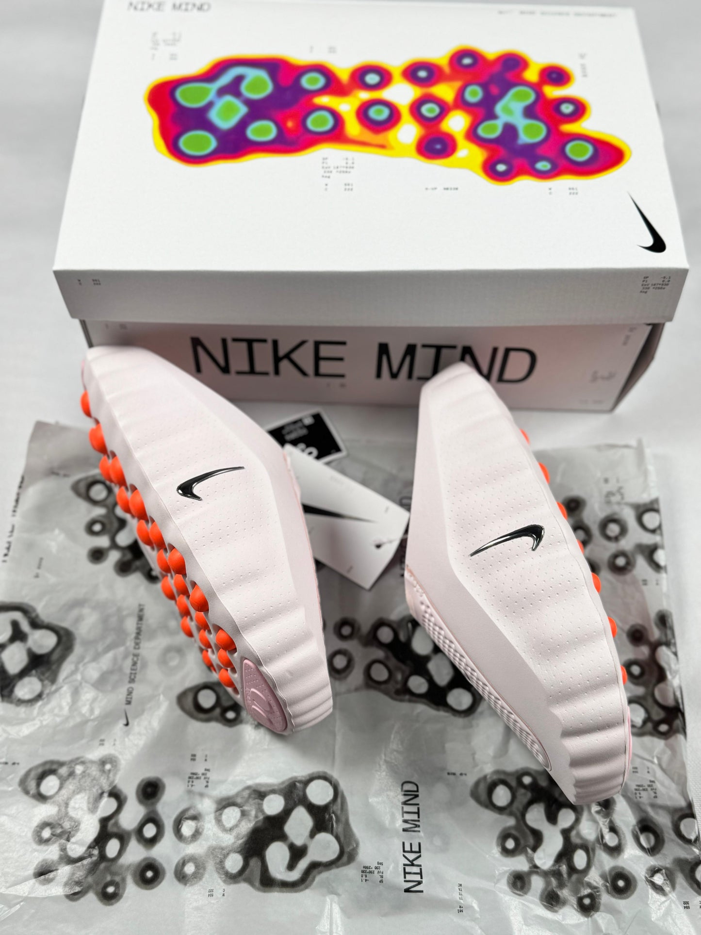 Nike Mind rosas logo plateado