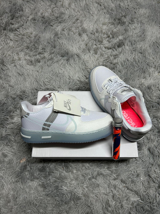 AIR FORCE REACT blancas detalles azules y grises