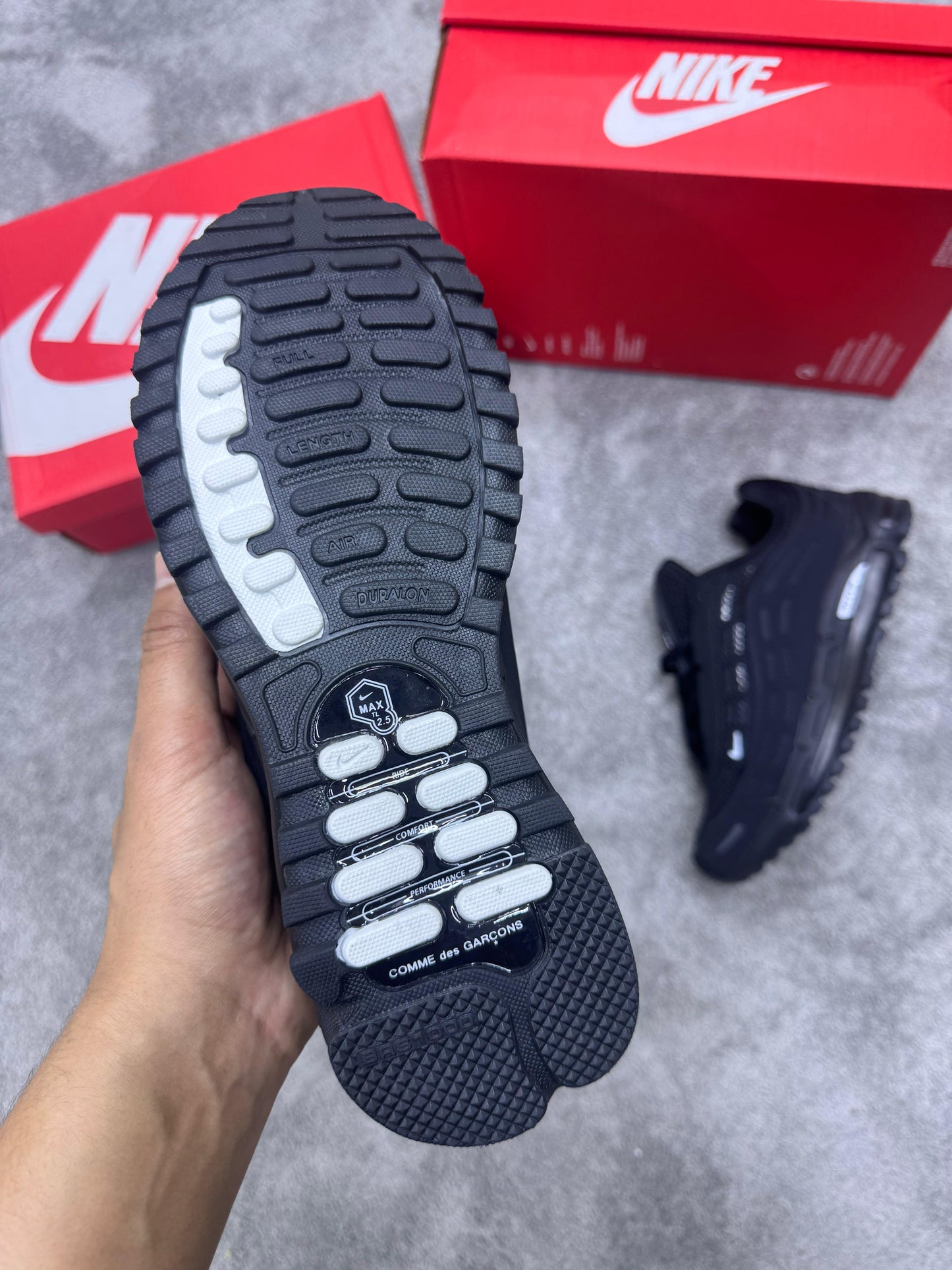 Nike Air max TL negro  logo blanco