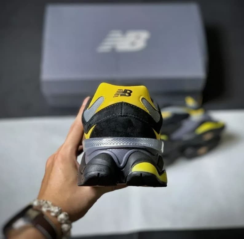 NEW BALANCE 9060 negras gris logo amarillo