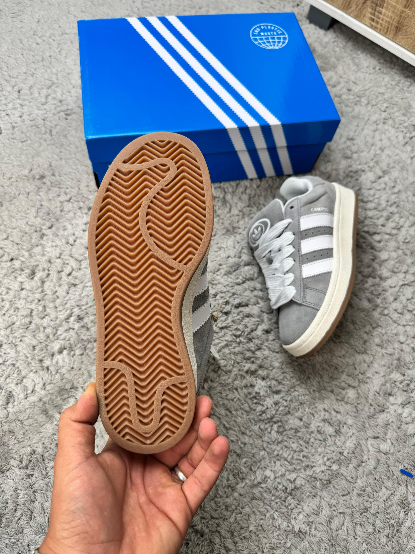 Adidas campus gris logo blanco