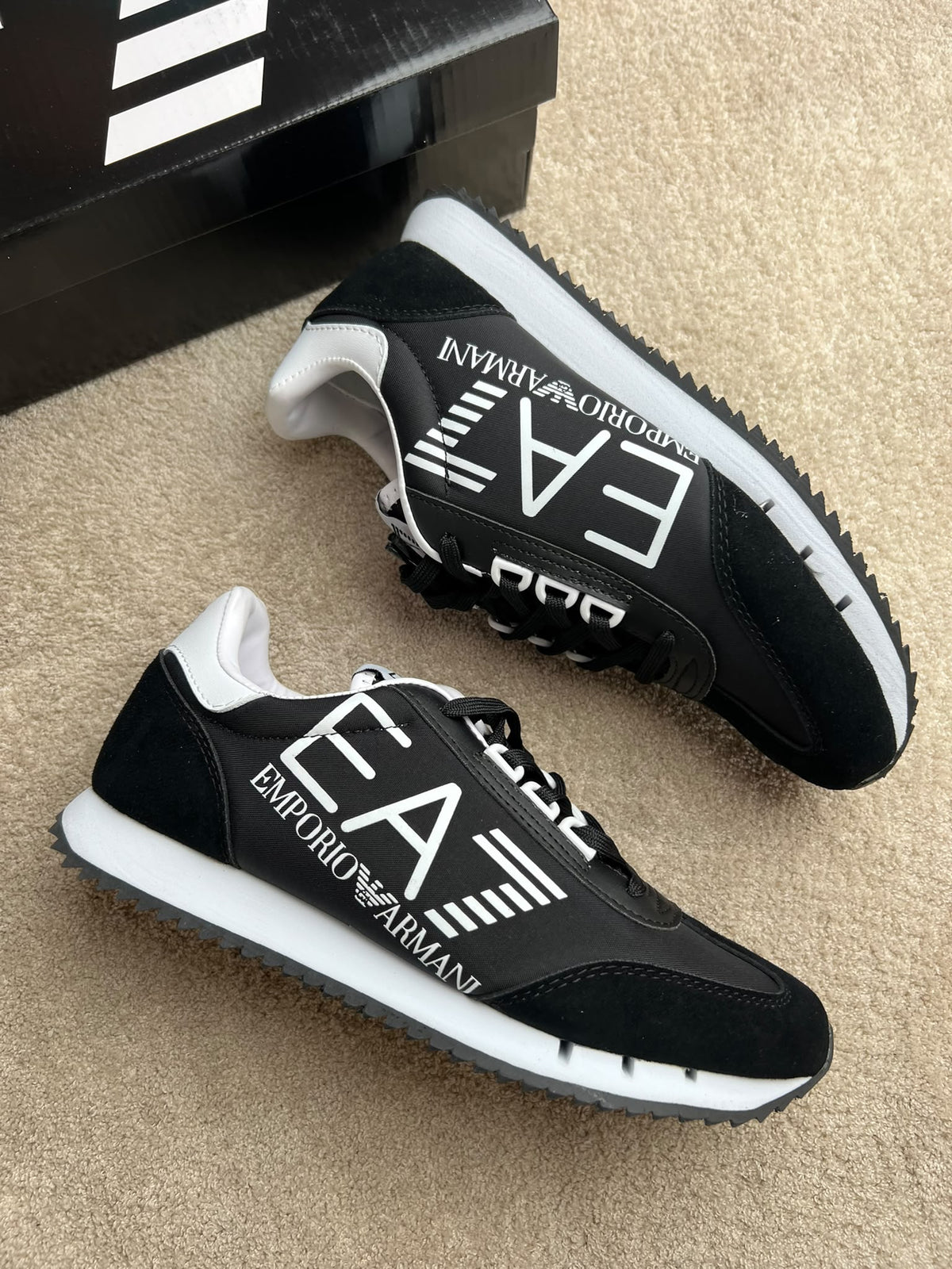 Armani negras logo blanco grande