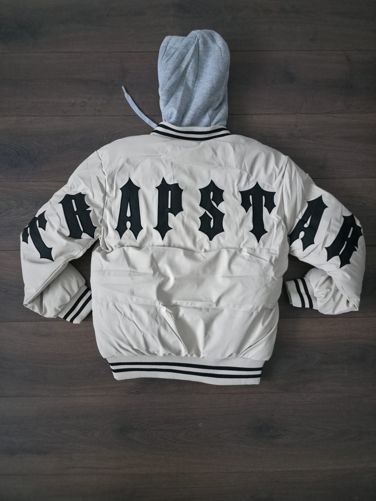 Abrigo trapstar beige