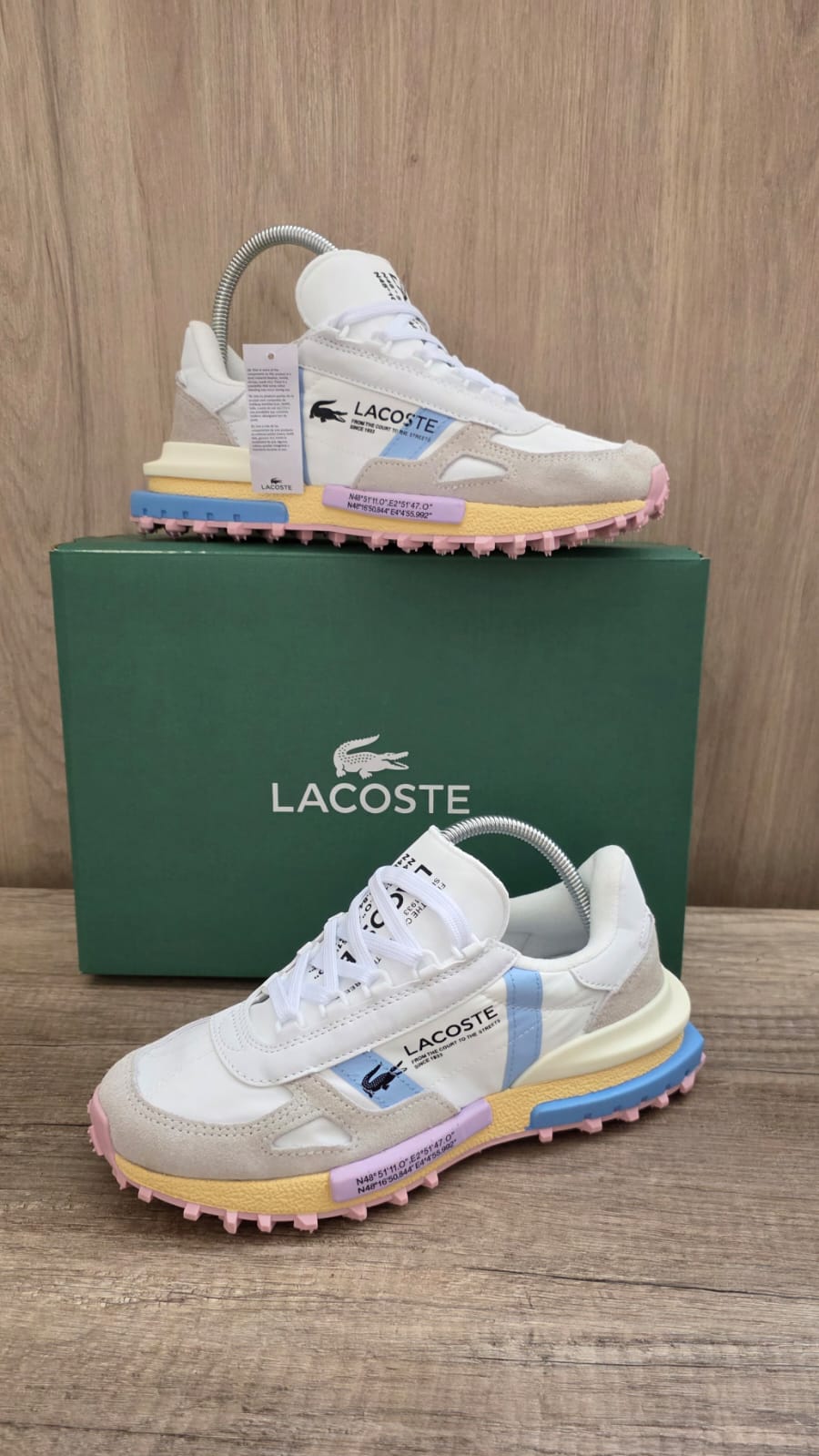 Lacoste blanca azul amarilla