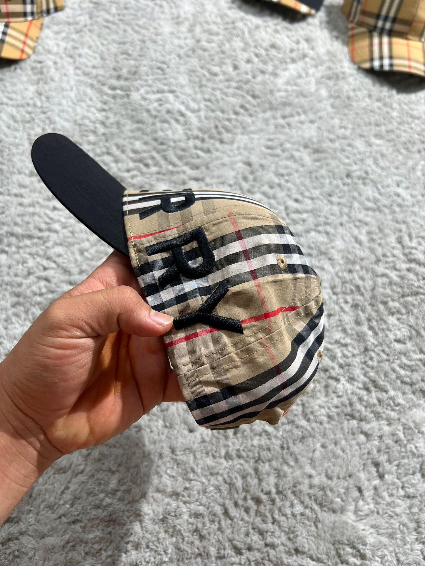 Gorra Burberry G5 marron logo negro