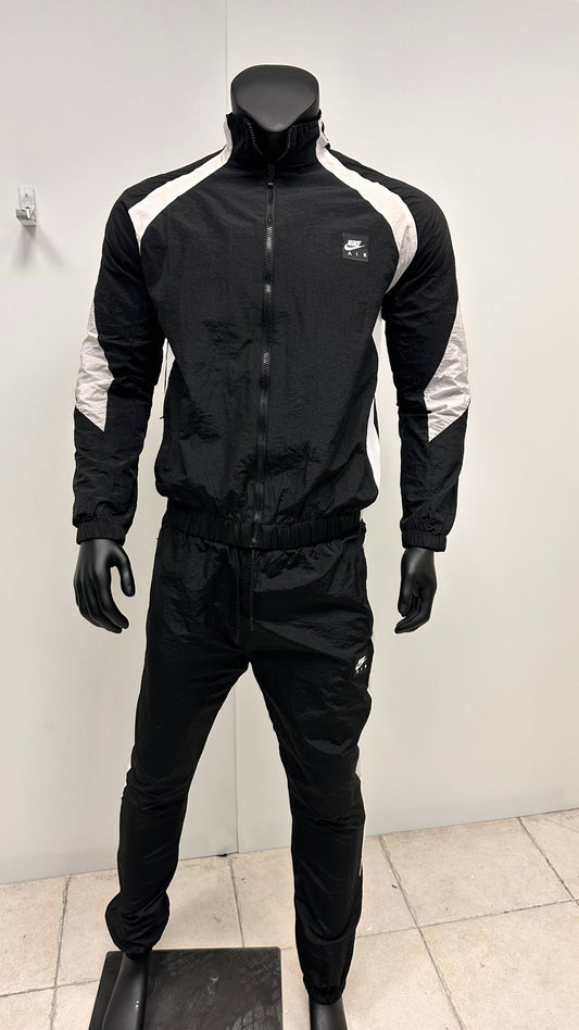 Chandal nike negro logo blanco y negro logo grande en espalda