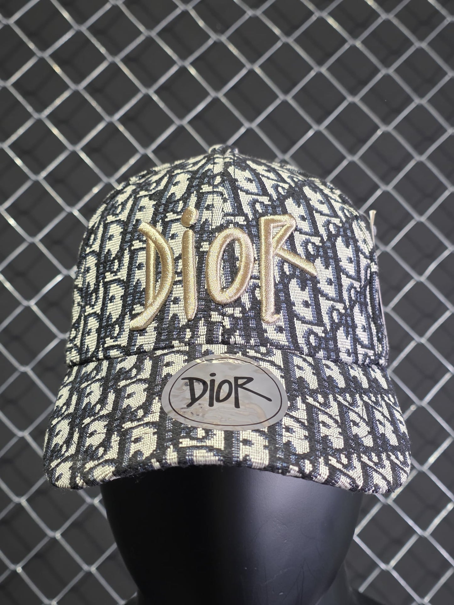 Gorra Dior negro logo beige