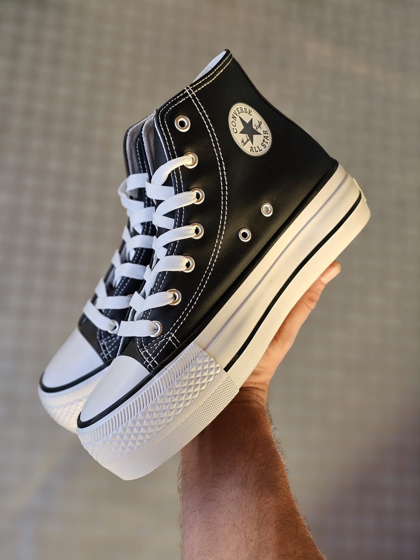 Converse bota negra costura blanca polipiel