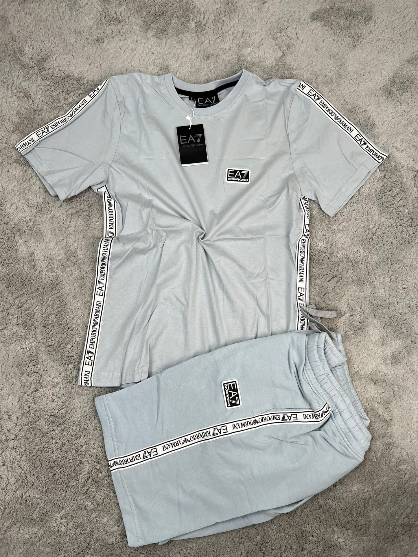 Conjunto corto armani gris logo negro