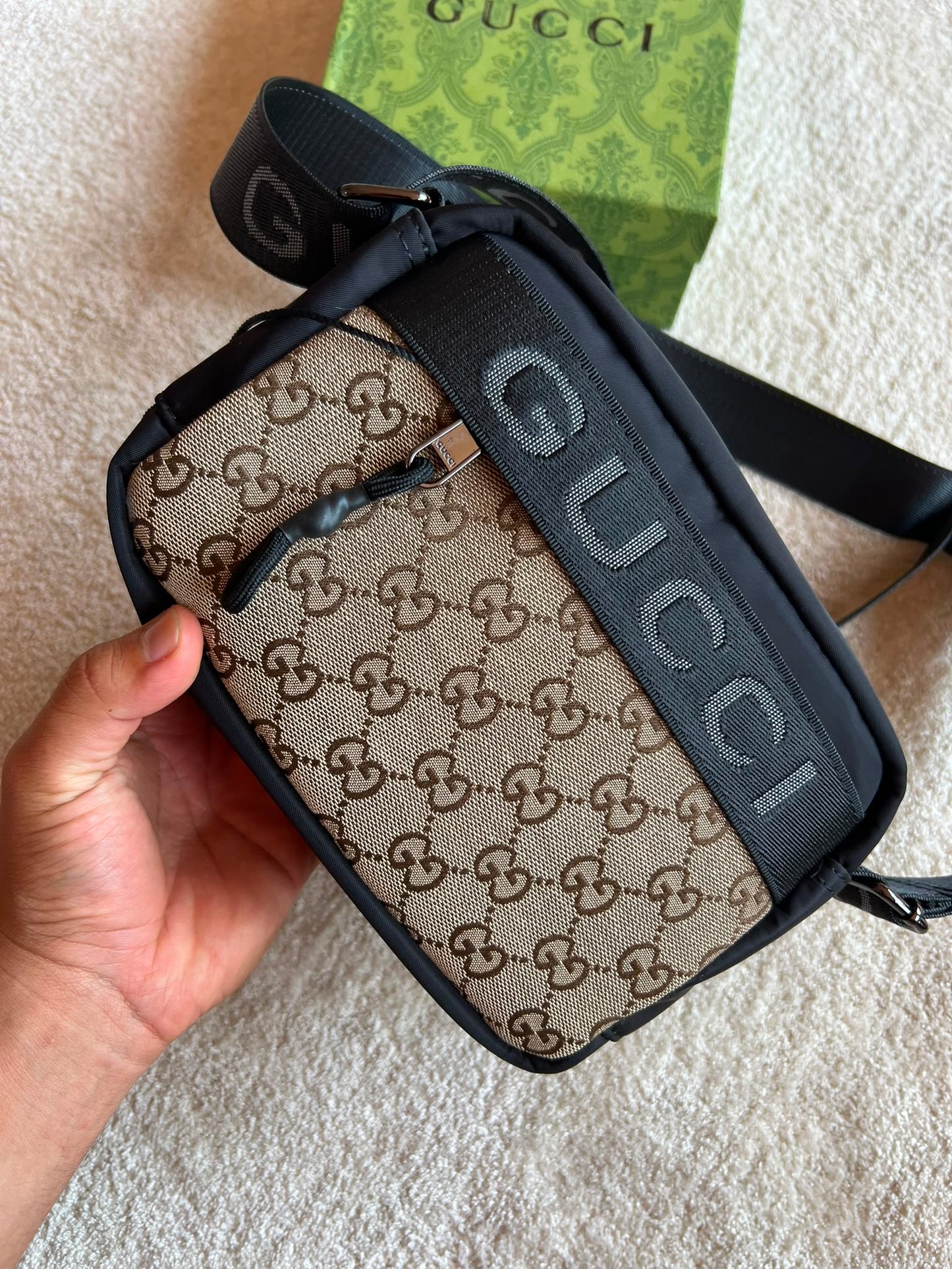 Bandolera Hombre Gucci marron logo blanco
