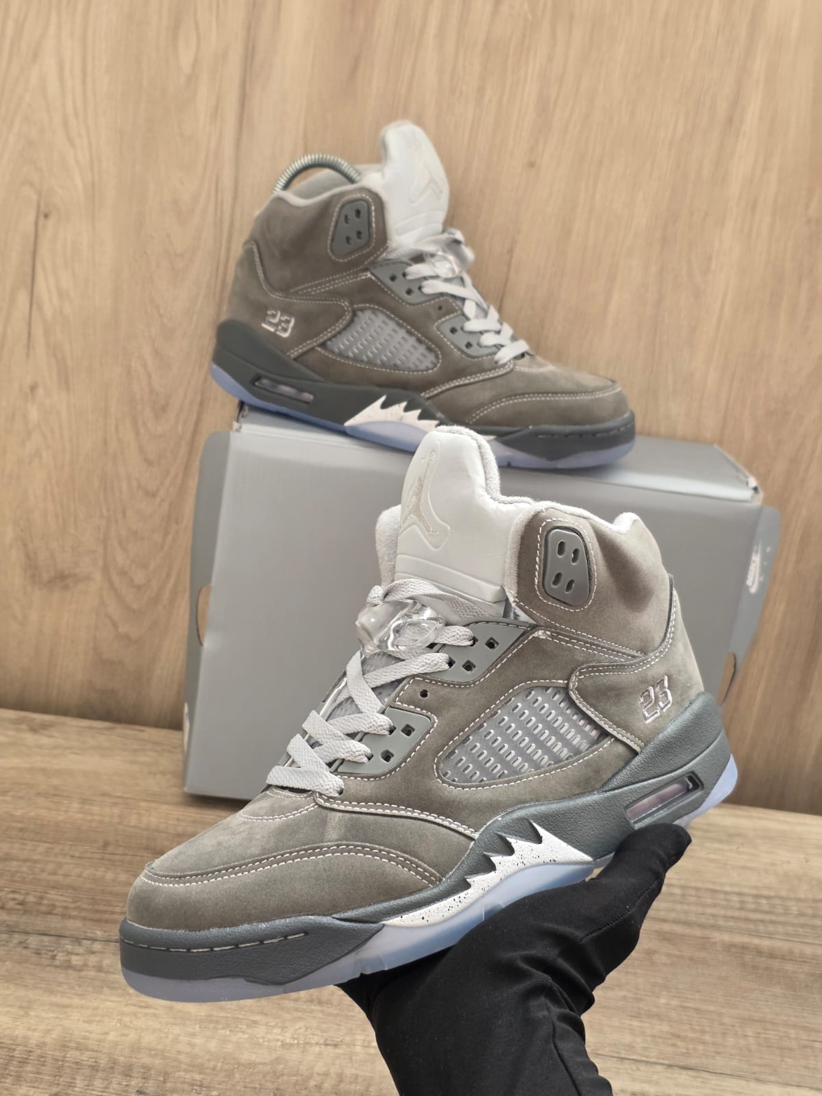 Jordan 5 gris