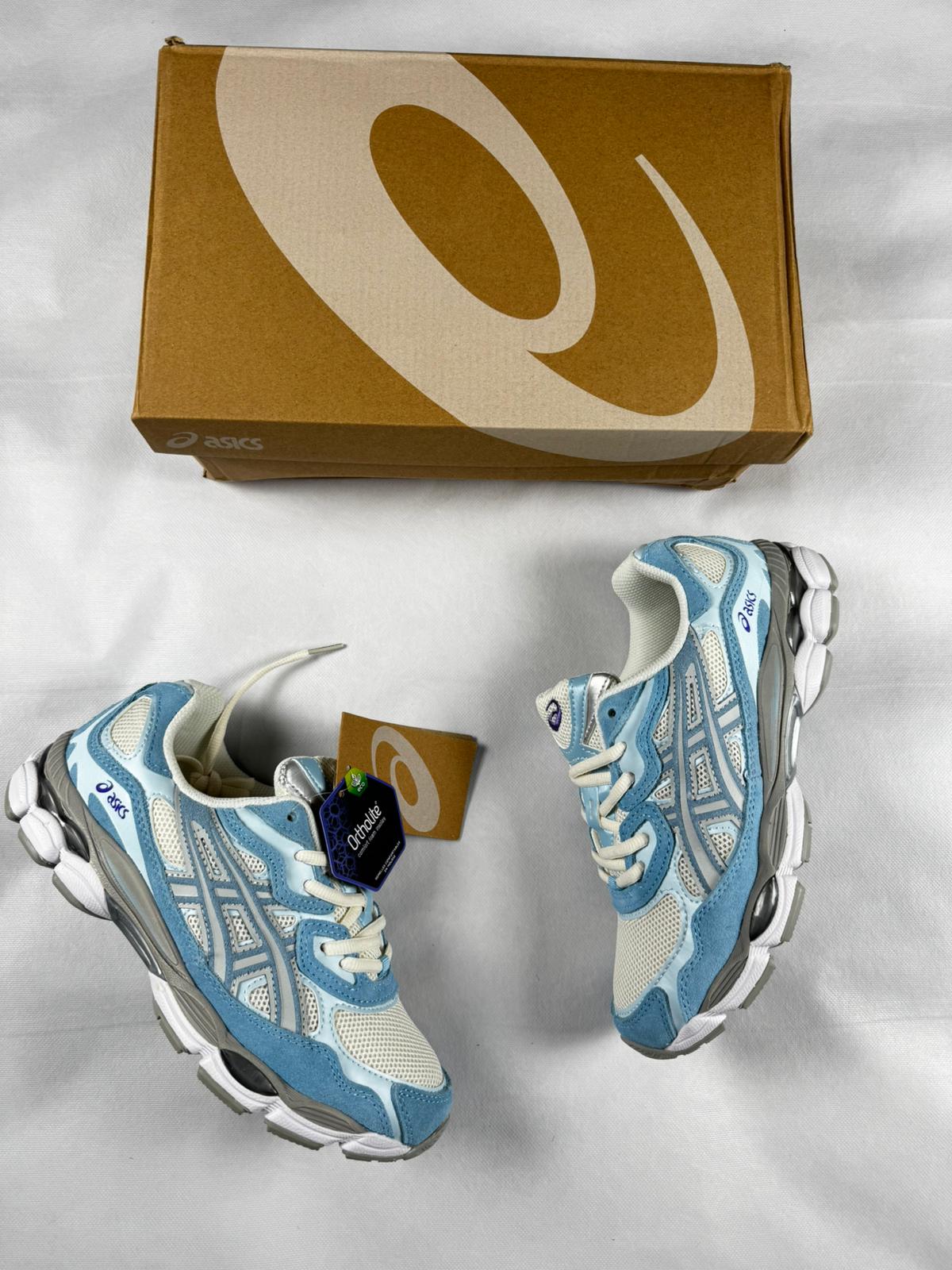 Asics azules detalles grises