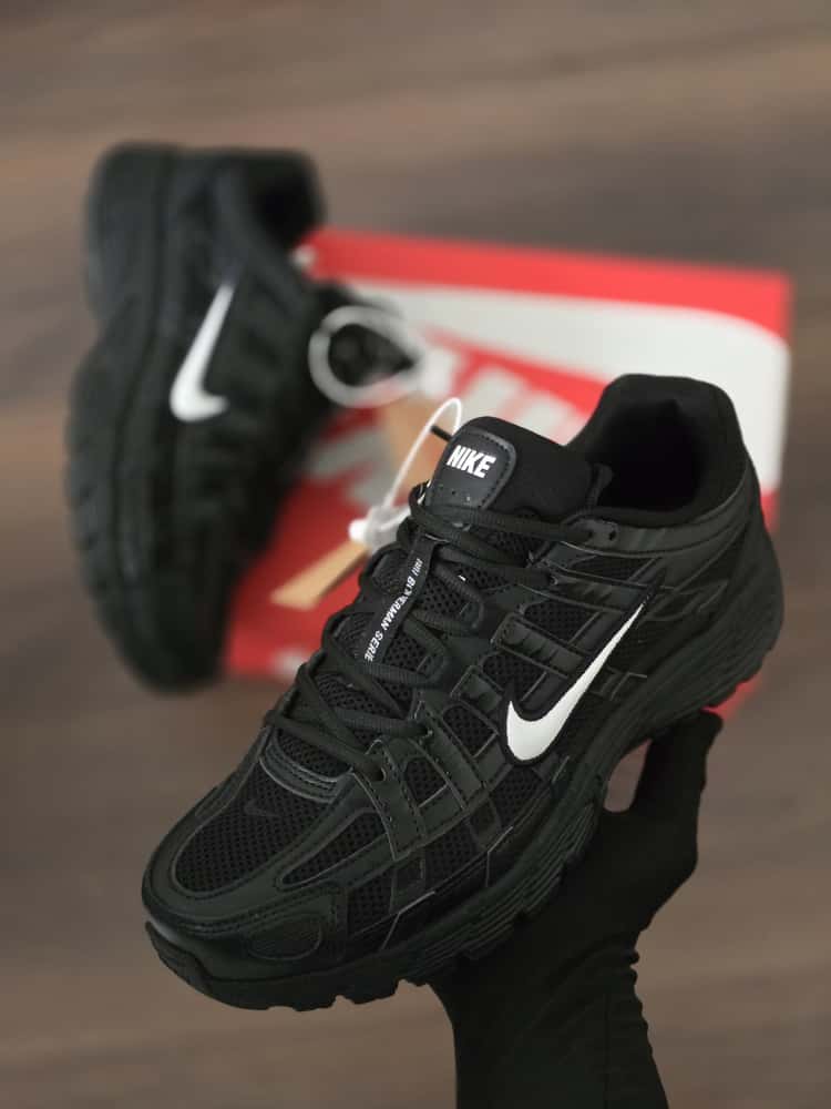 Nike p-6000 negra logo blanco