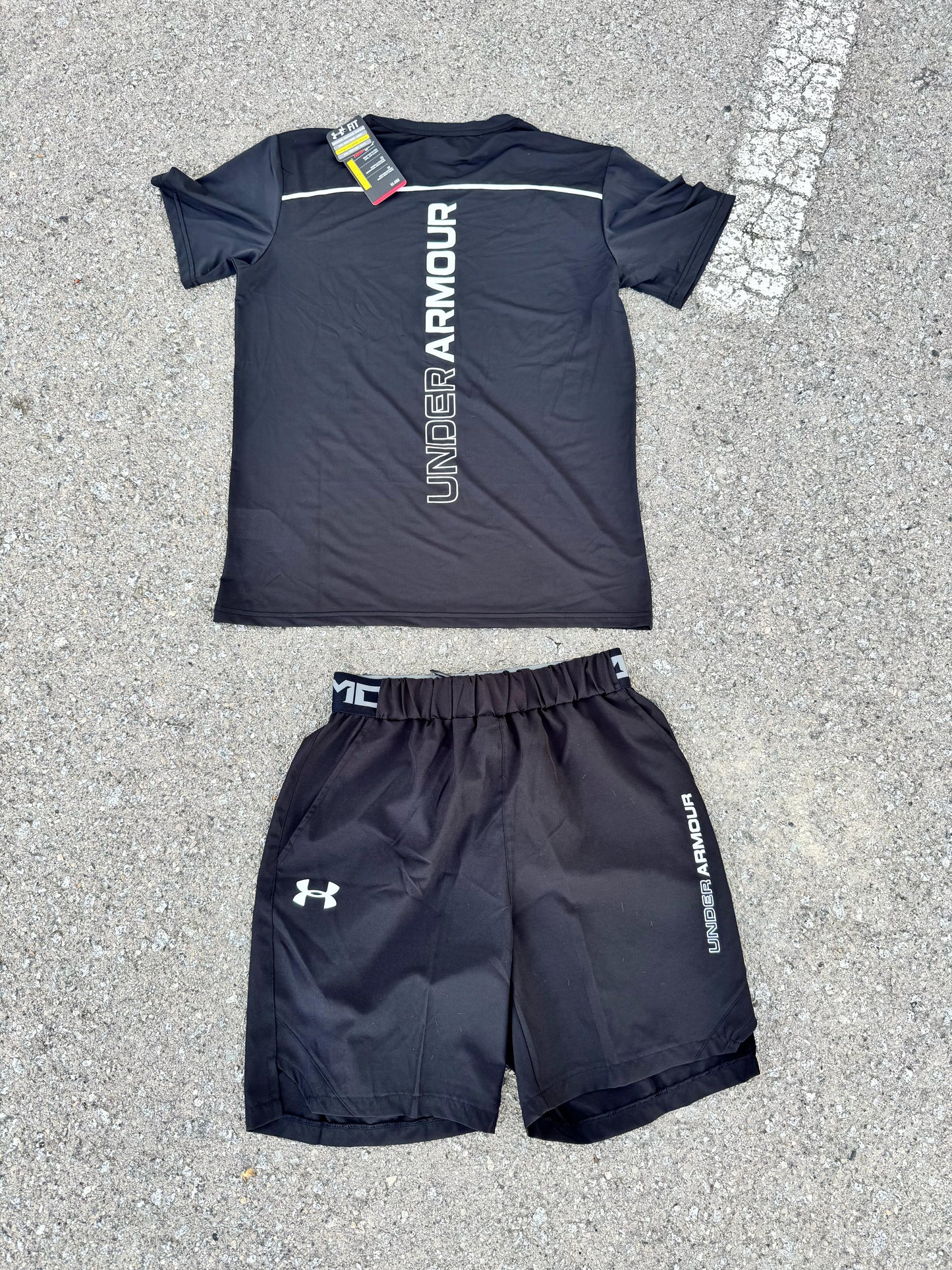 Conjunto corto under armour negro logo blanco