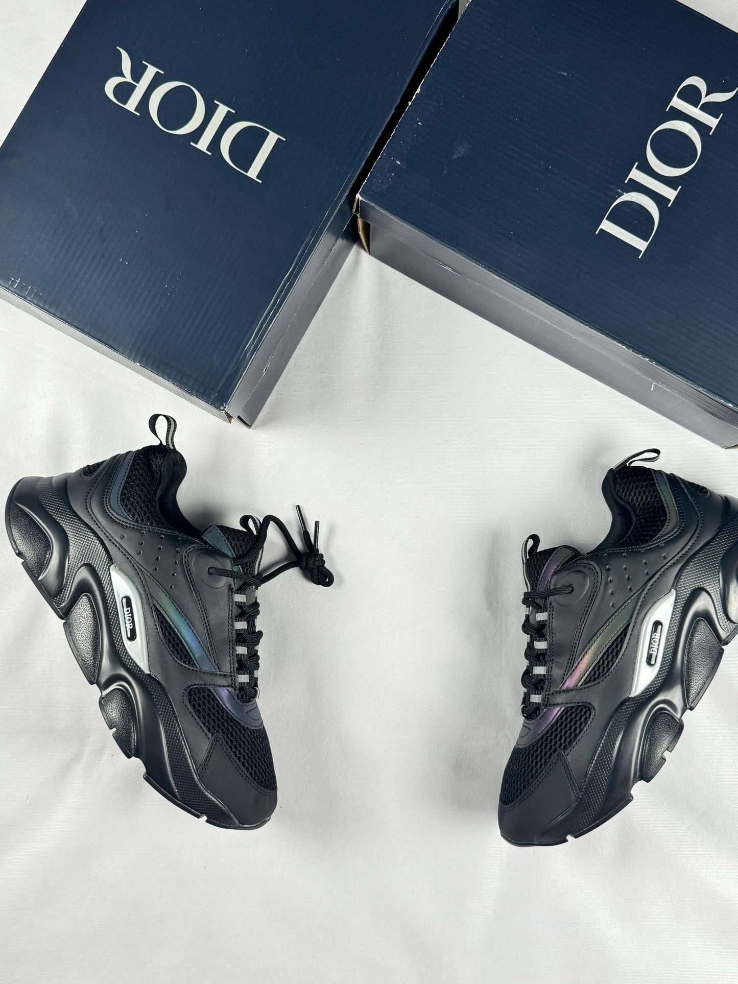 Dior b22 negras logo multicolor