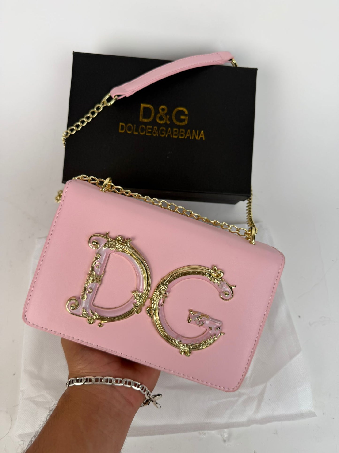 Bolso D&G rosa logo dorado detalles blancos