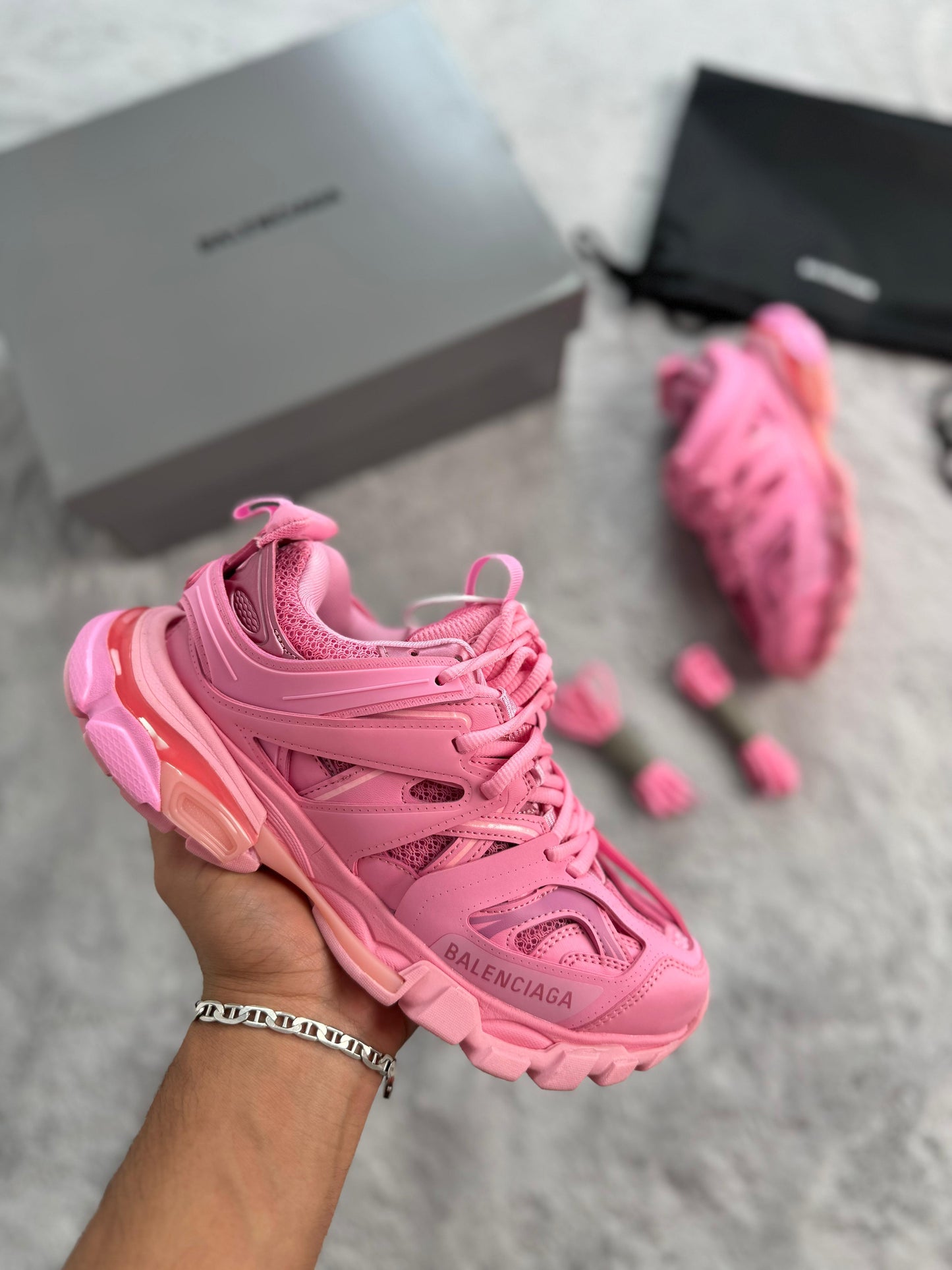 Balenciaga Track rosas